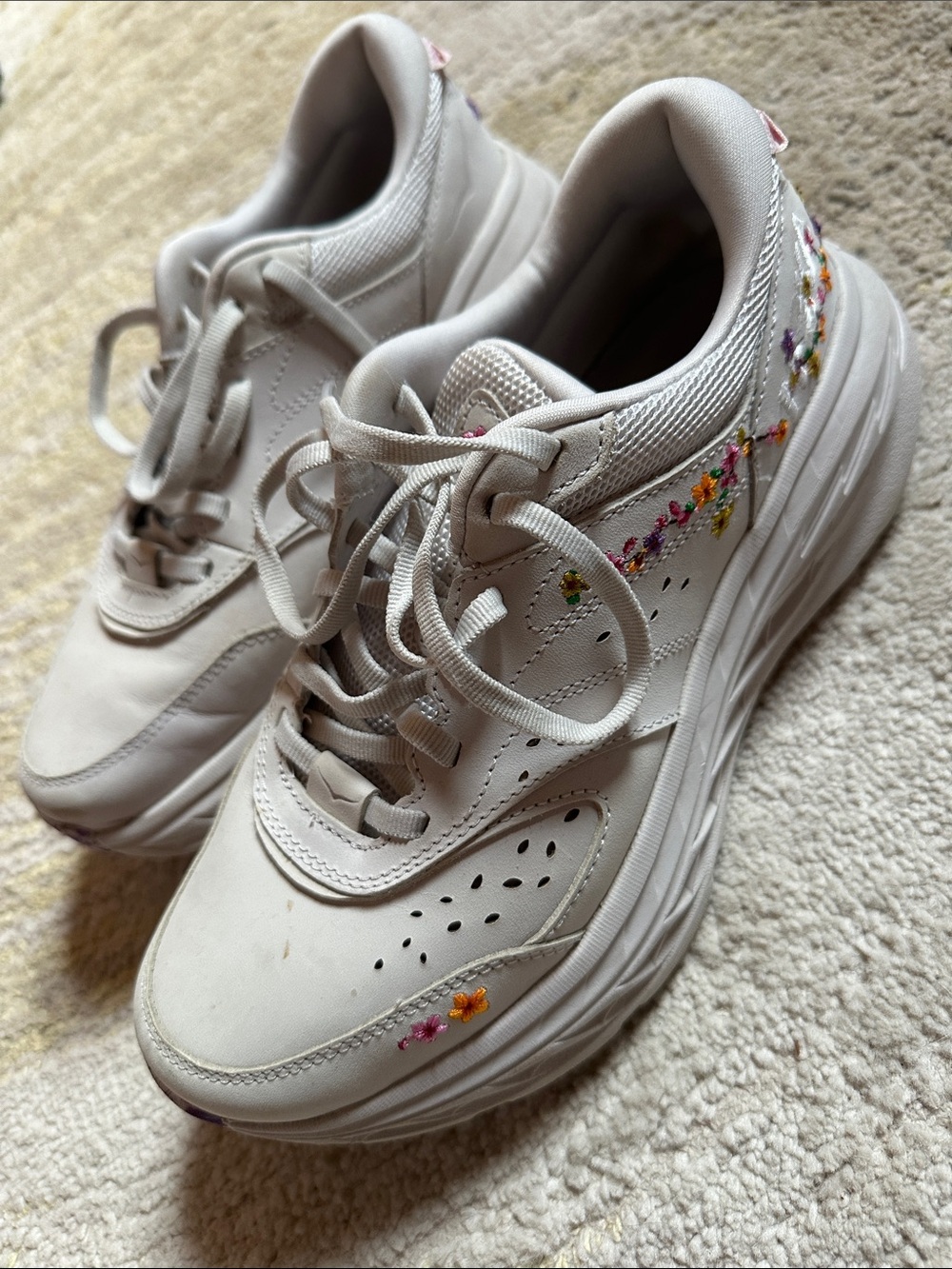 Hoka Womens White Sneakers with Pink Heel Detail